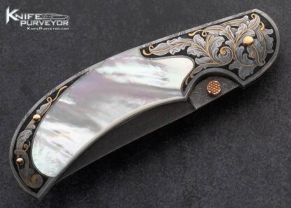 Tom-Overeynder-Custom-Knife-Jerry-Rados-Turkish-Twist-Damascus-Black-Lip-Tahitian-Pearl-Lockback-Engraved-by-Joe-Mason-24Kt-Gold-