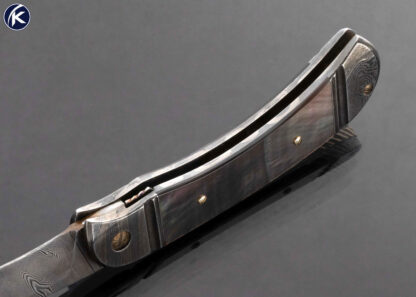 Darrel Ralph Custom Knife Damascus and Black Lip Tahitian Pearl Shell Linerlock Automatic with Gold Spine - Image 6