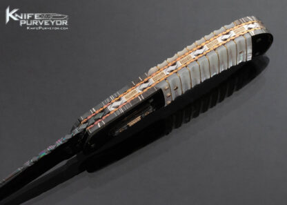 Vernie Reed Custom Knife  Blued Robert Eggerling Damascus Fluted Pearl with Braided Gold Wire Automatic Linerlock - Image 4