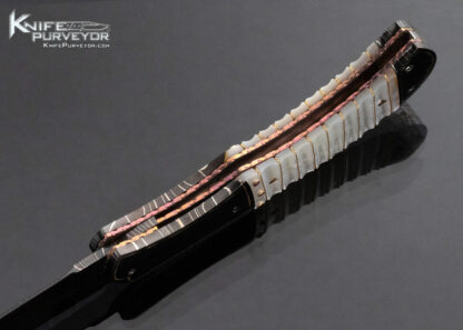 Vernie Reed Custom Knife  Blued Robert Eggerling Damascus Fluted Pearl with Braided Gold Wire Automatic Linerlock - Image 5